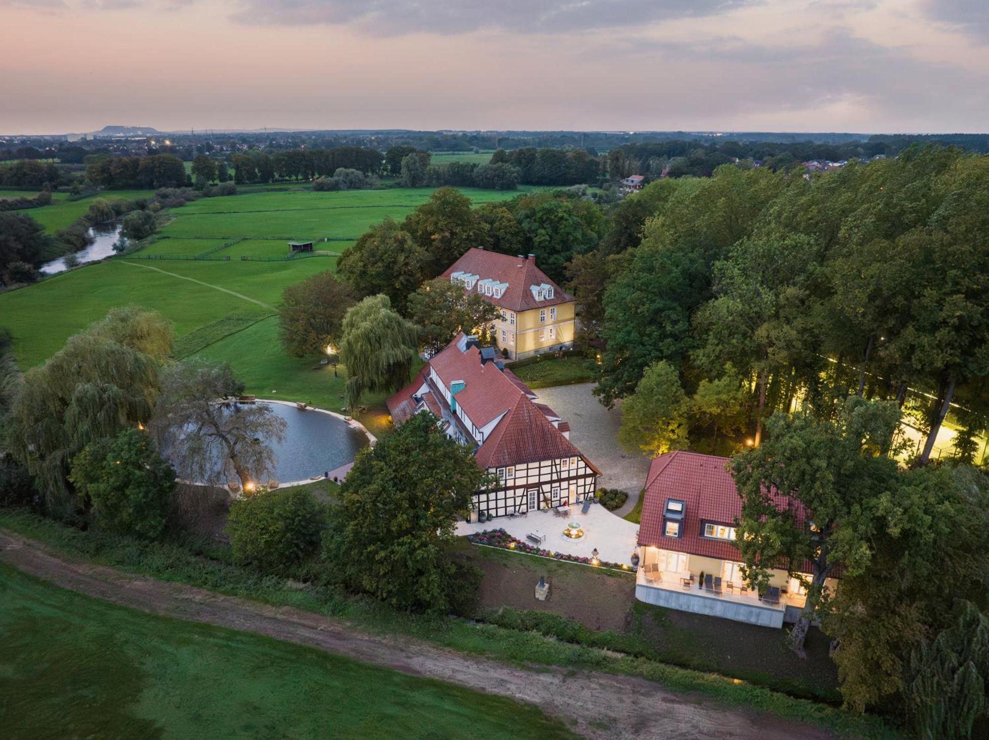 SCHLOSSRESIDENZ Business Apartments Schloss Ricklingen Exterior foto